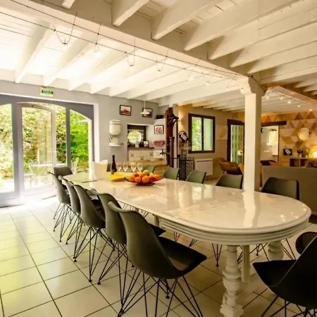 Bar-sur-seine, 6 Pieces, 14 Personnes - Fr-1-543-132 بيت للعطل